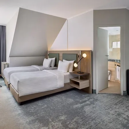 Courtyard By Marriott 4*