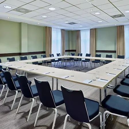 Courtyard By Marriott Hotel 4*