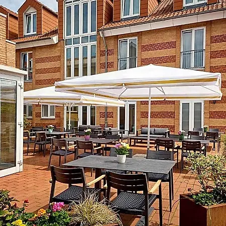 Courtyard By Marriott 4*