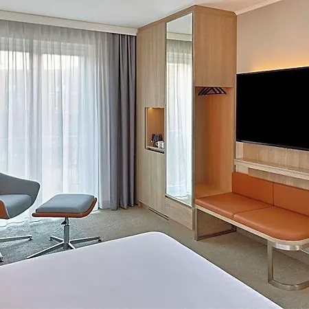 Courtyard By Marriott Hotel