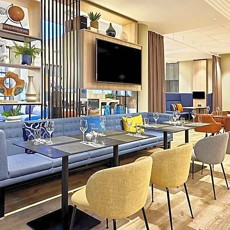 Courtyard By Marriott