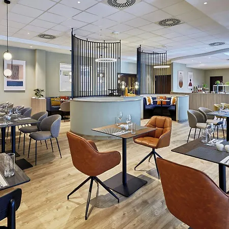 Courtyard By Marriott Hotel